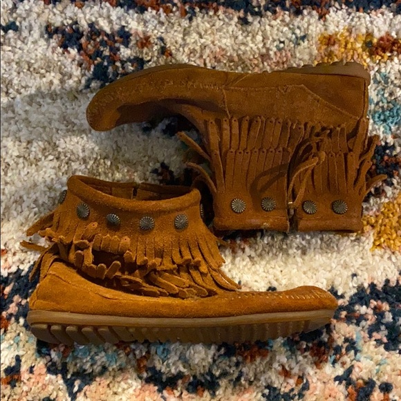 Minnetonka Moccasins - Picture 1 of 3